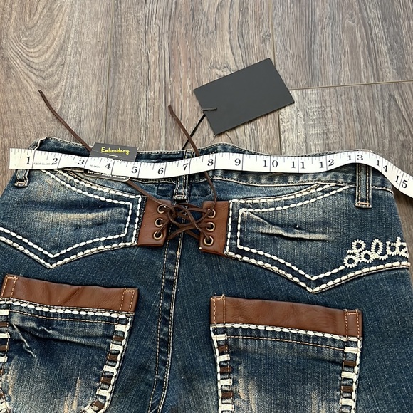 Lolita Embroidery Jeans - Picture 9 of 9